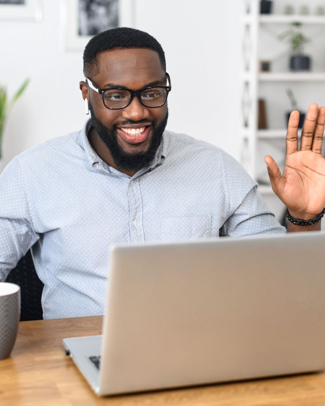 Sit Back And Enjoy A Powerful All-in-One Sales and Marketing Tool